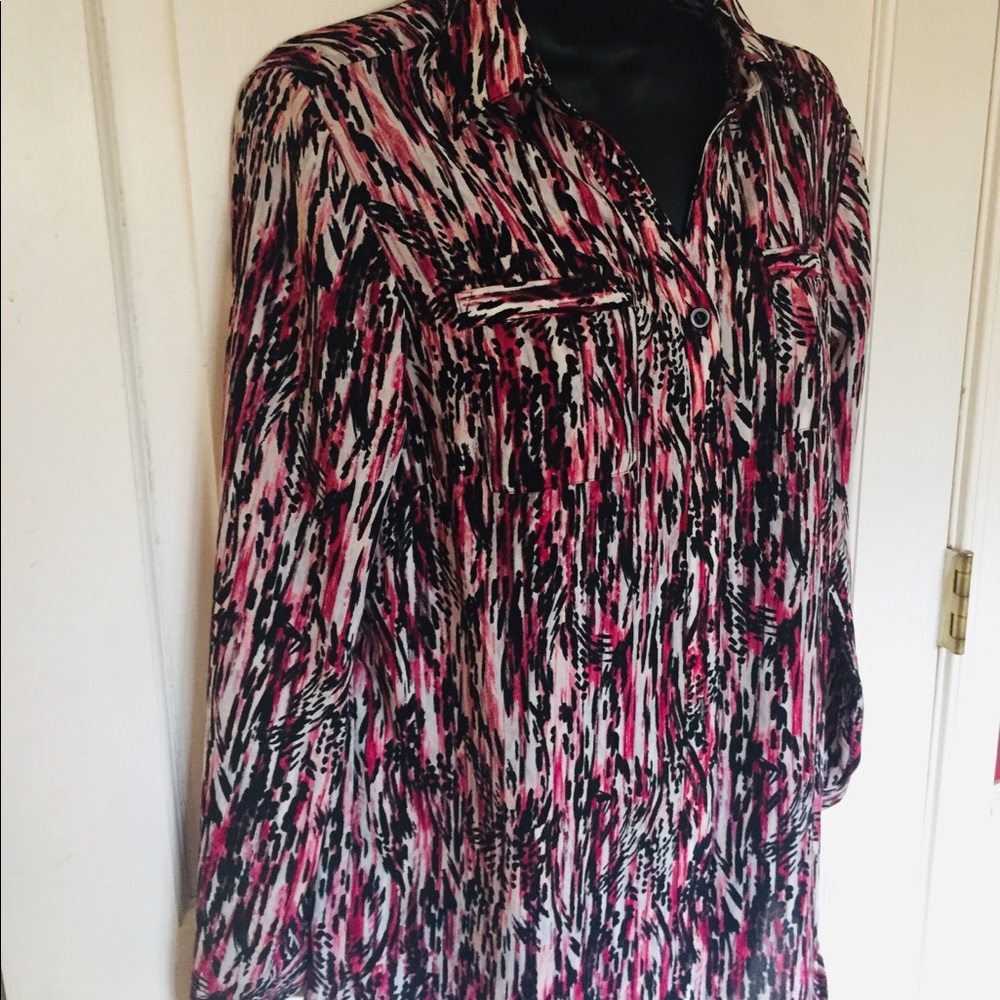 Christopher & Banks button down shirt Sz petite M